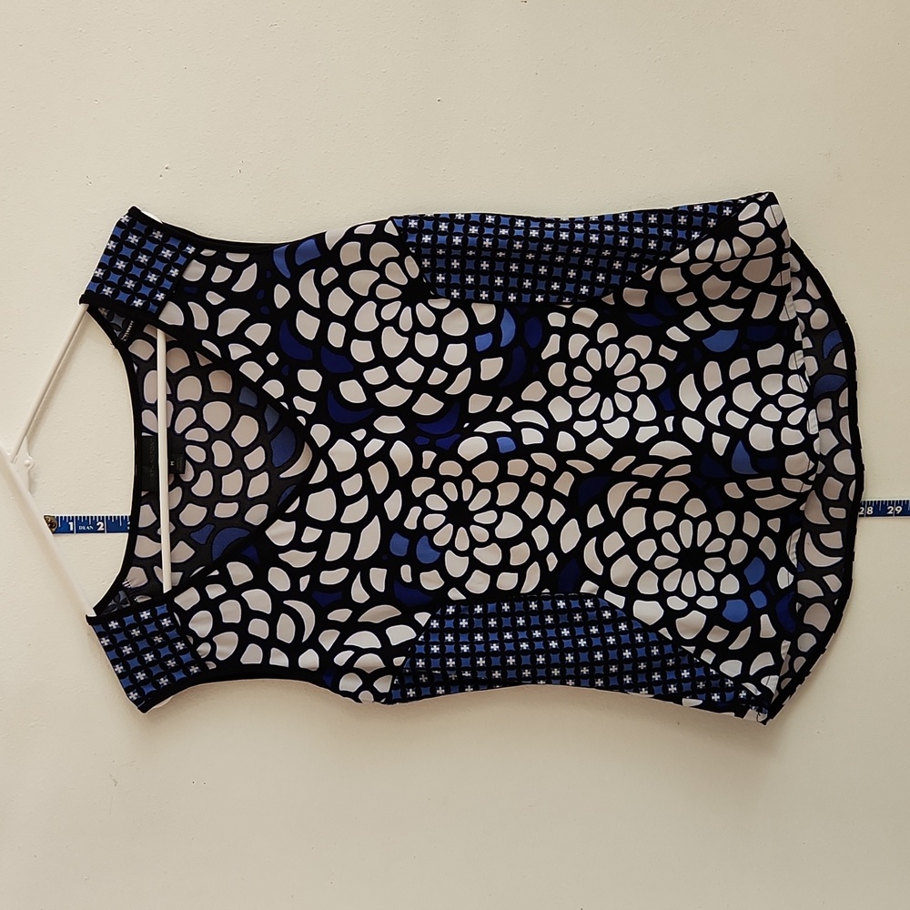 Stunning pattern sleeveless top M